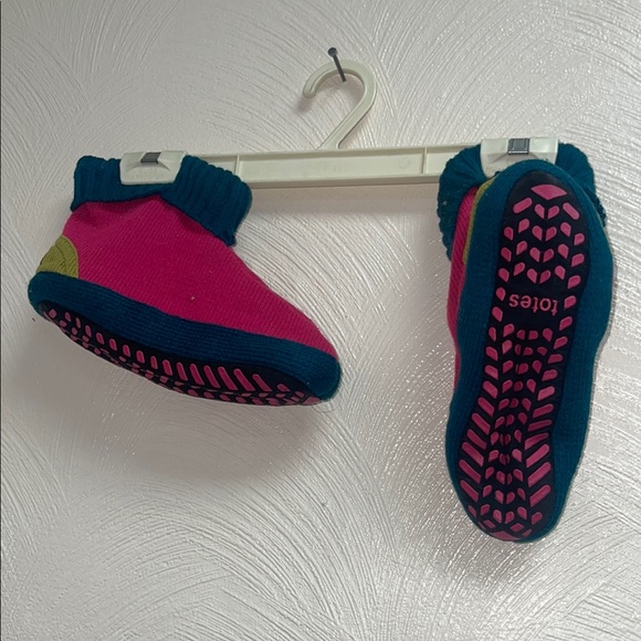 Totes Pink and Blue Cozy Slippers with Textured Sole - Picture 1 of 7
